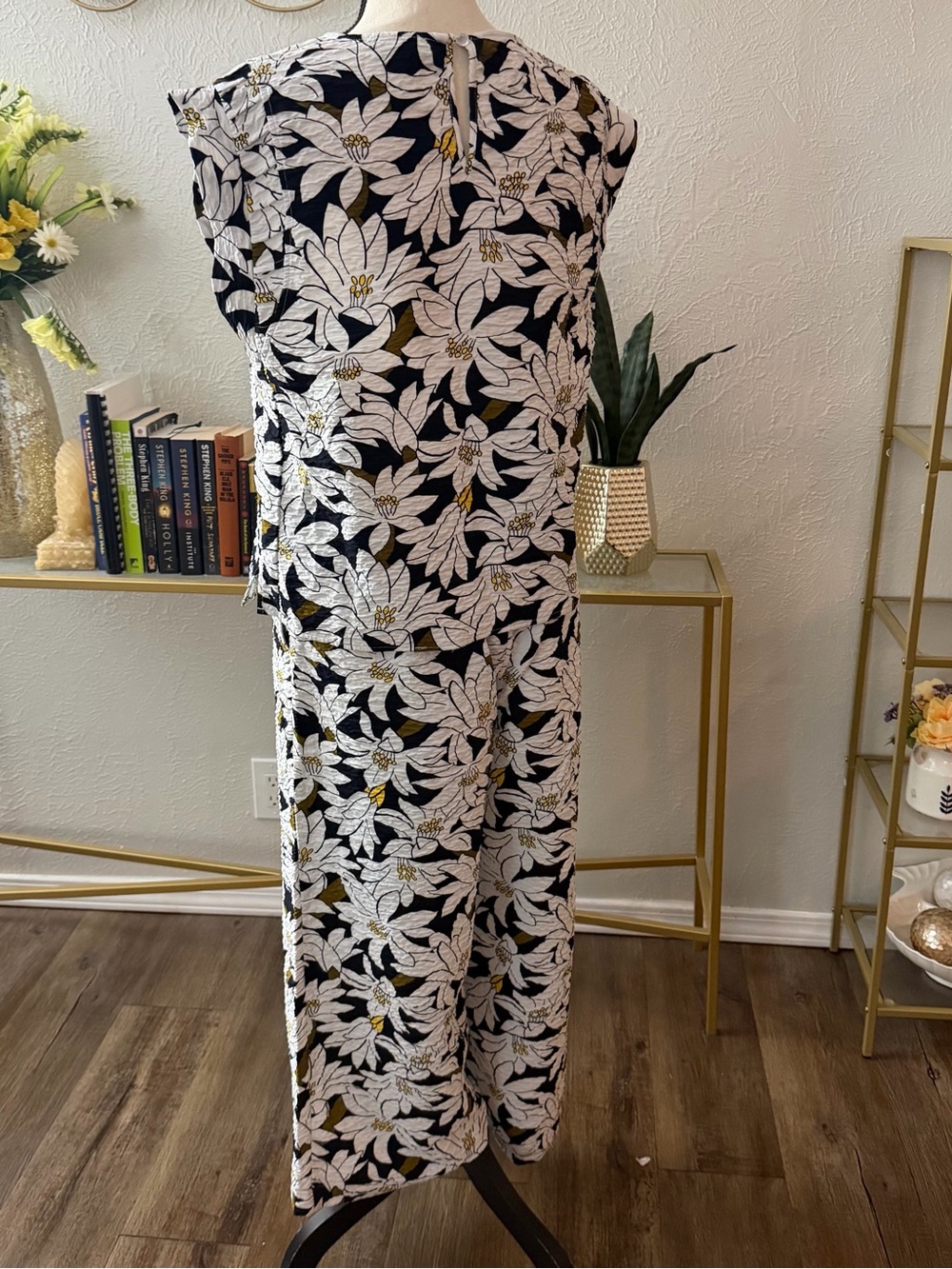 Adrianna Papell Floral 2-Piece Crinkle Set - Picture 7 of 9